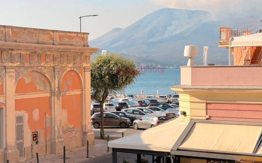 GAETA MEDIEVALE BASSA. APPARTAMENTO CON TERRAZZINO A LIVELLO