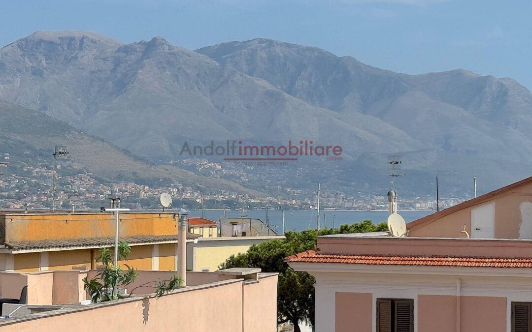 GAETA CENTRALISSIMO E A 500 METRI DA SERAPO. APPARTAMENTO RISTRUTTURATO
